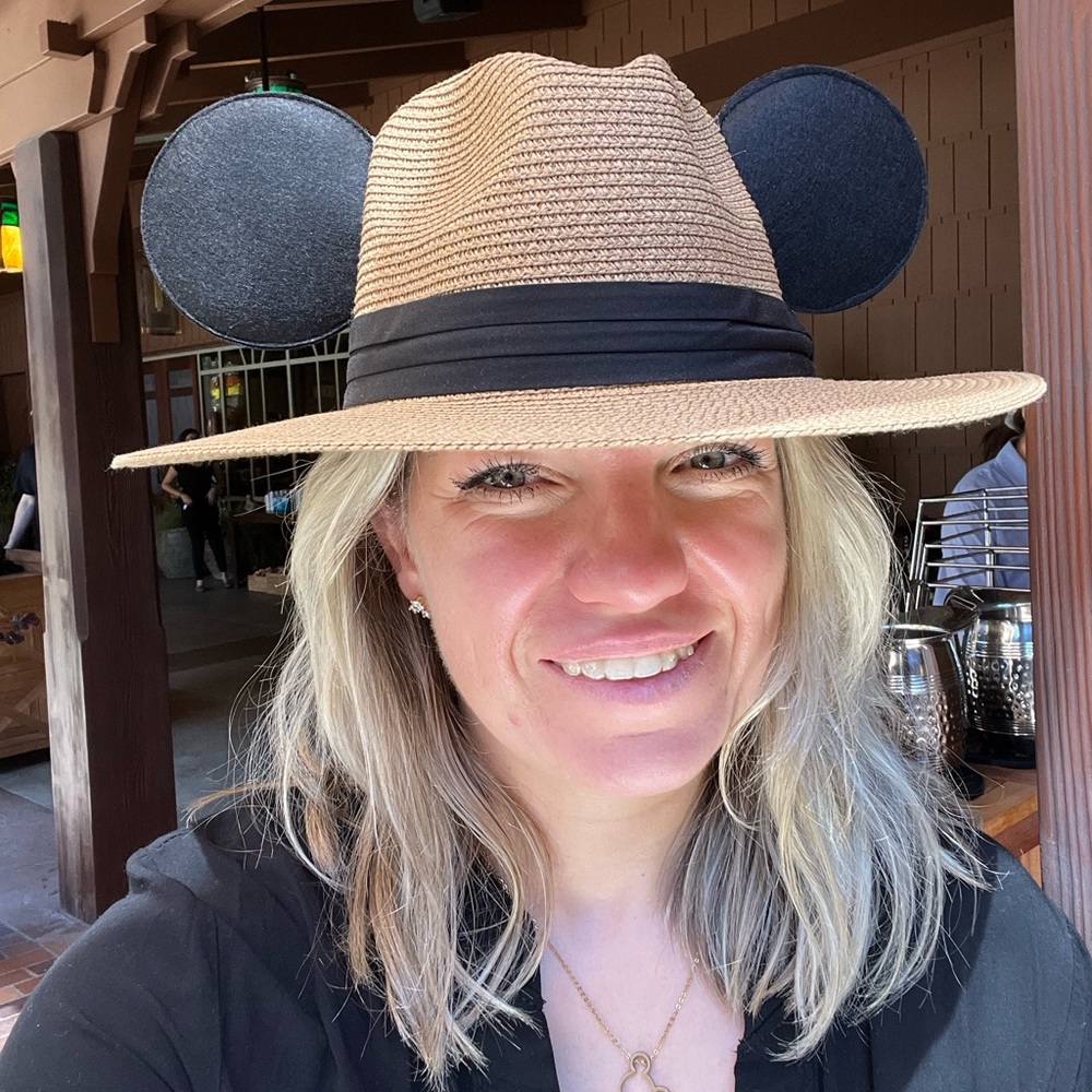 Meet your Posher, Mira